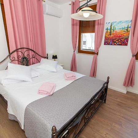 Luxury Apartments Iris Mostar Exteriör bild